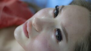 背中ニキビの跡をケアする方法は？