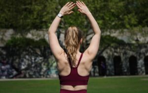 背中ニキビが筋トレで悪化する理由とは？